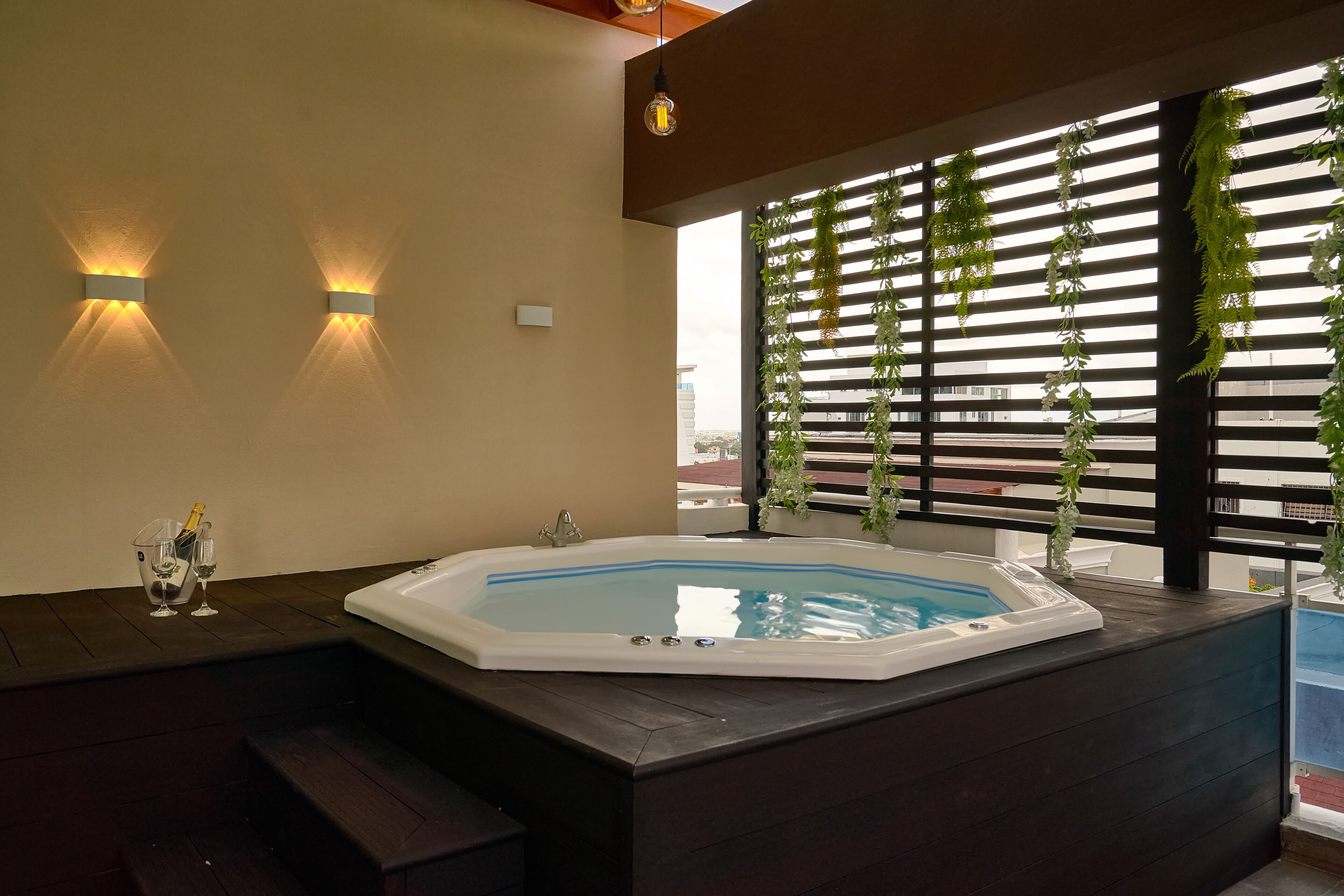 Vip Luxury Rooftop Two Bedroom Penthouse & Jacuzzi | Terrass/Patio