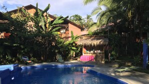 Kolam renang outdoor