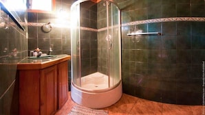 Shower kamar mandi