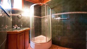 Shower kamar mandi