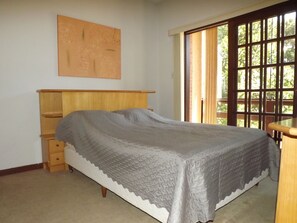 Apartment | 1 bedroom, iron/ironing board, cribs/infant beds