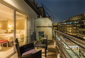 Chambre Supérieure, 1 lit double ou 2 lits jumeaux, balcon | Minibar, coffres-forts dans les chambres, bureau, Wi-Fi gratuit