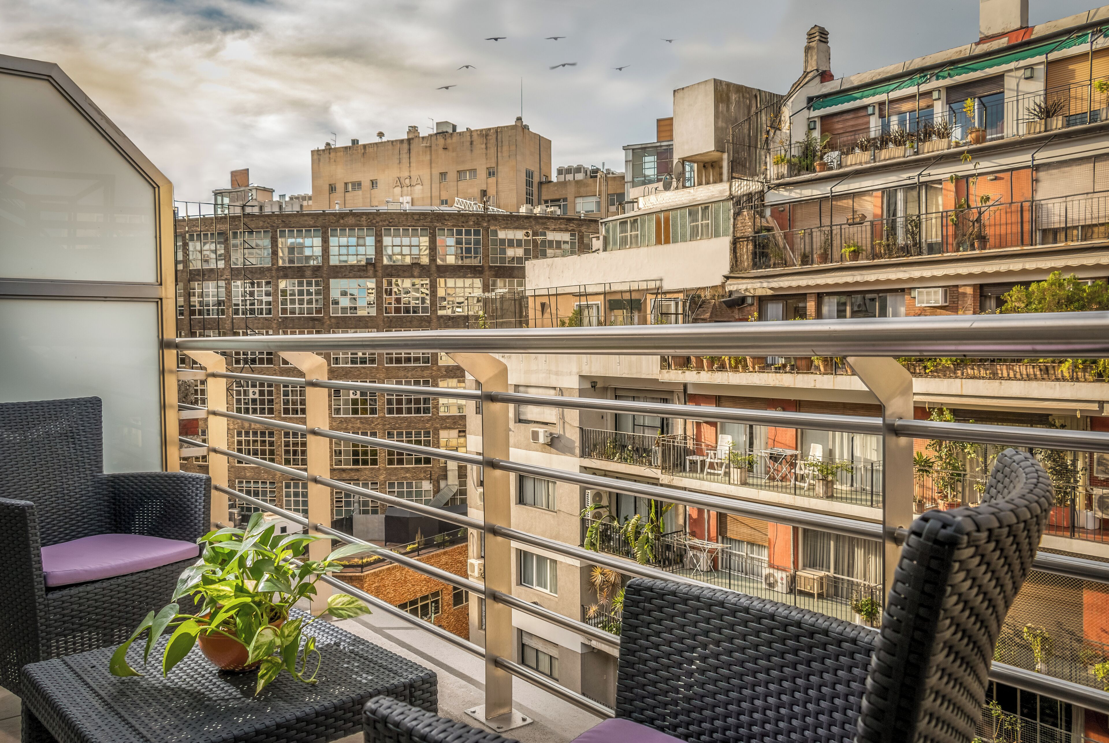 Minibar, caja de seguridad en la habitación, escritorio y wifi gratis 