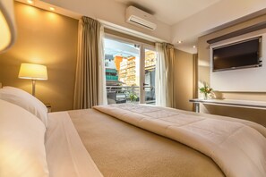 Chambre Supérieure, 1 lit double ou 2 lits jumeaux, balcon | Minibar, coffres-forts dans les chambres, bureau, Wi-Fi gratuit
