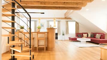 Dúplex, 2 habitaciones (incl. 60€ Cleaning Fee) | Área de sala de estar | Televisión de pantalla plana