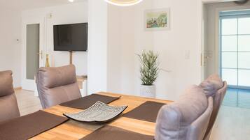 Superior Apartment, 1 Schlafzimmer | Ruokailu omassa huoneessa