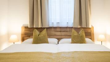 Deluxe Suite, 2 Bedrooms (incl. 60€ Cleaning Fee) | Individually decorated, individually furnished, soundproofing