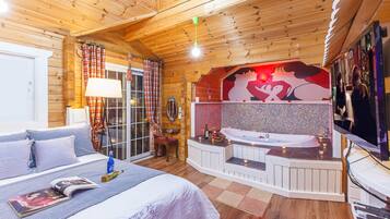 Duplex (Sapphire) | 1 bedroom, individually decorated, individually furnished, free WiFi