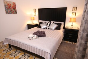 Appartement Luxe | Rideaux occultants, fer et planche Ă repasser, Wi-Fi gratuit