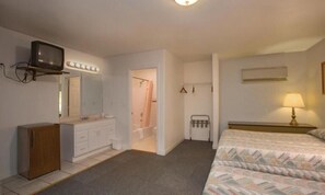 Kamar Deluks, 2 Tempat Tidur Queen, Bebas Asap Rokok (Deluxe Double Queen) | Wi-Fi gratis