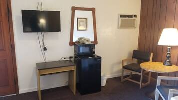 Basic Single Room | Free WiFi