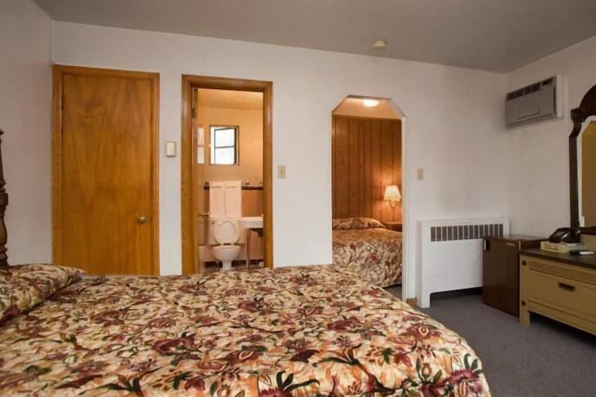 Superior Room, Multiple Beds, Non Smoking (Superior Family Suite) | Free WiFi