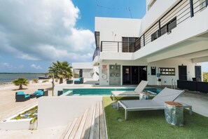 Piscina a l'aire lliure 