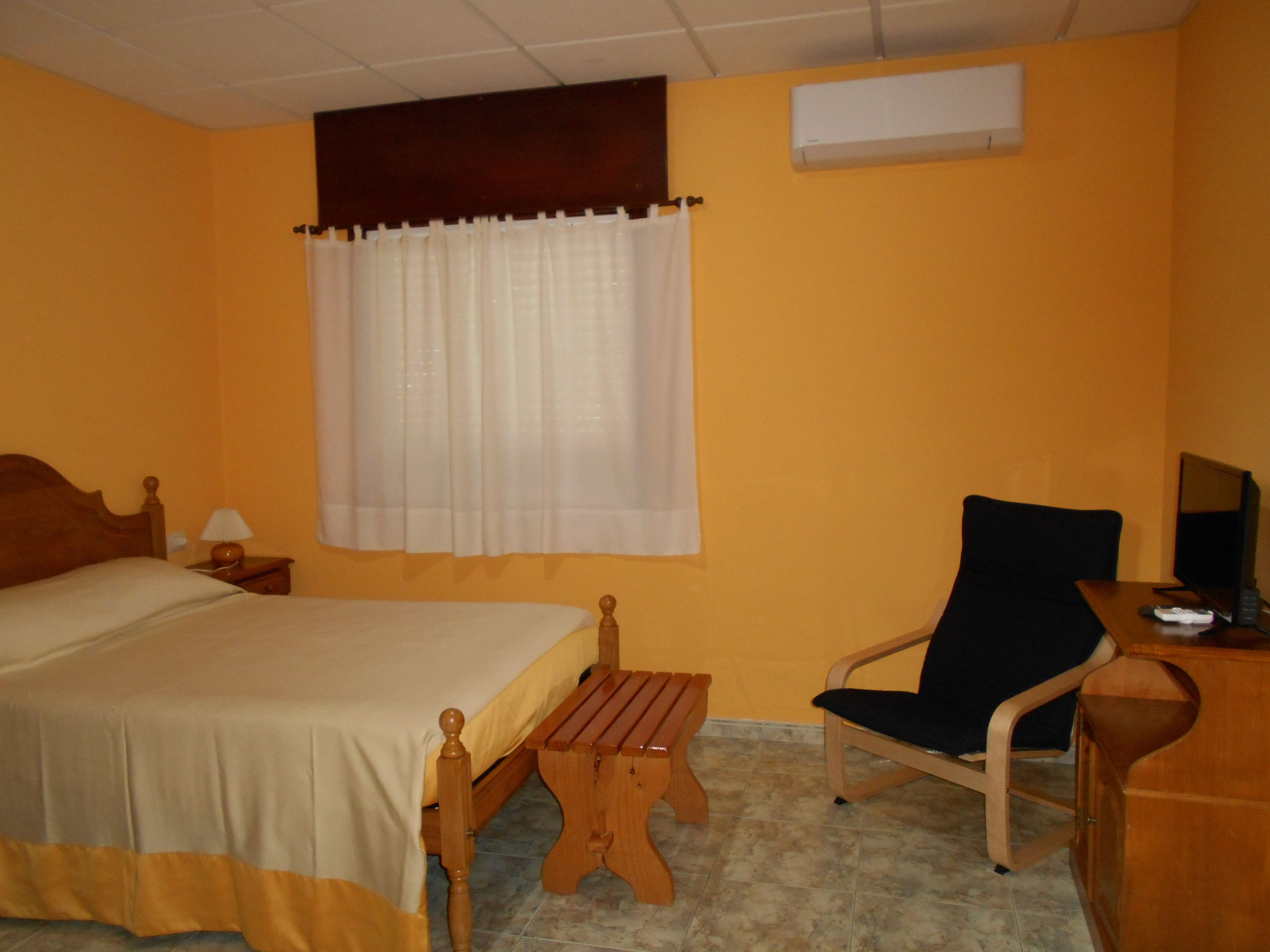 double room, bathtub | free wifi, bed sheets