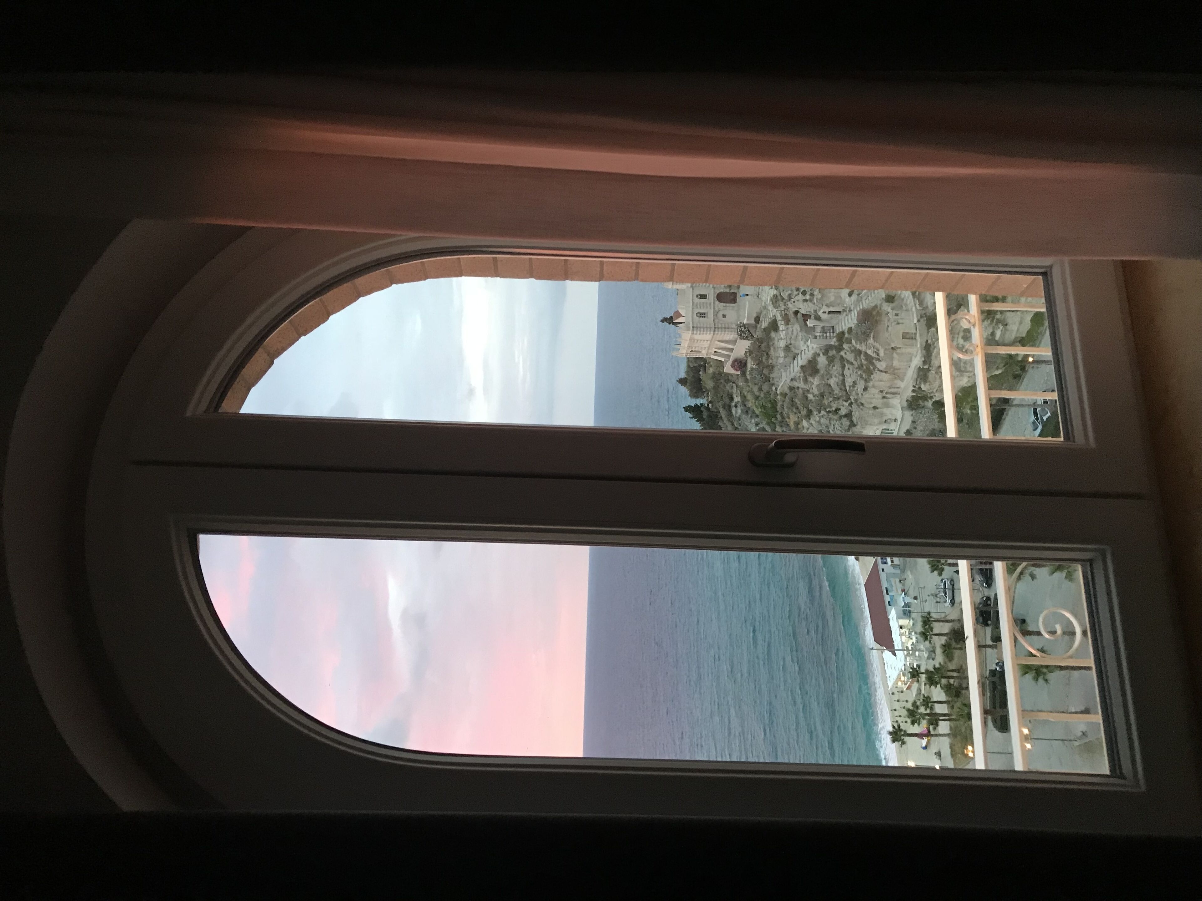 Superior Room, Sea View | Minibar, in-room safe, desk, blackout drapes