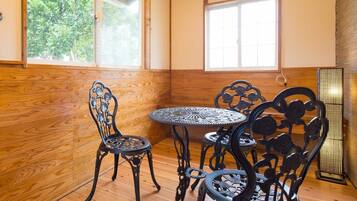 Tree House | Desk, free WiFi, bed sheets, wheelchair access