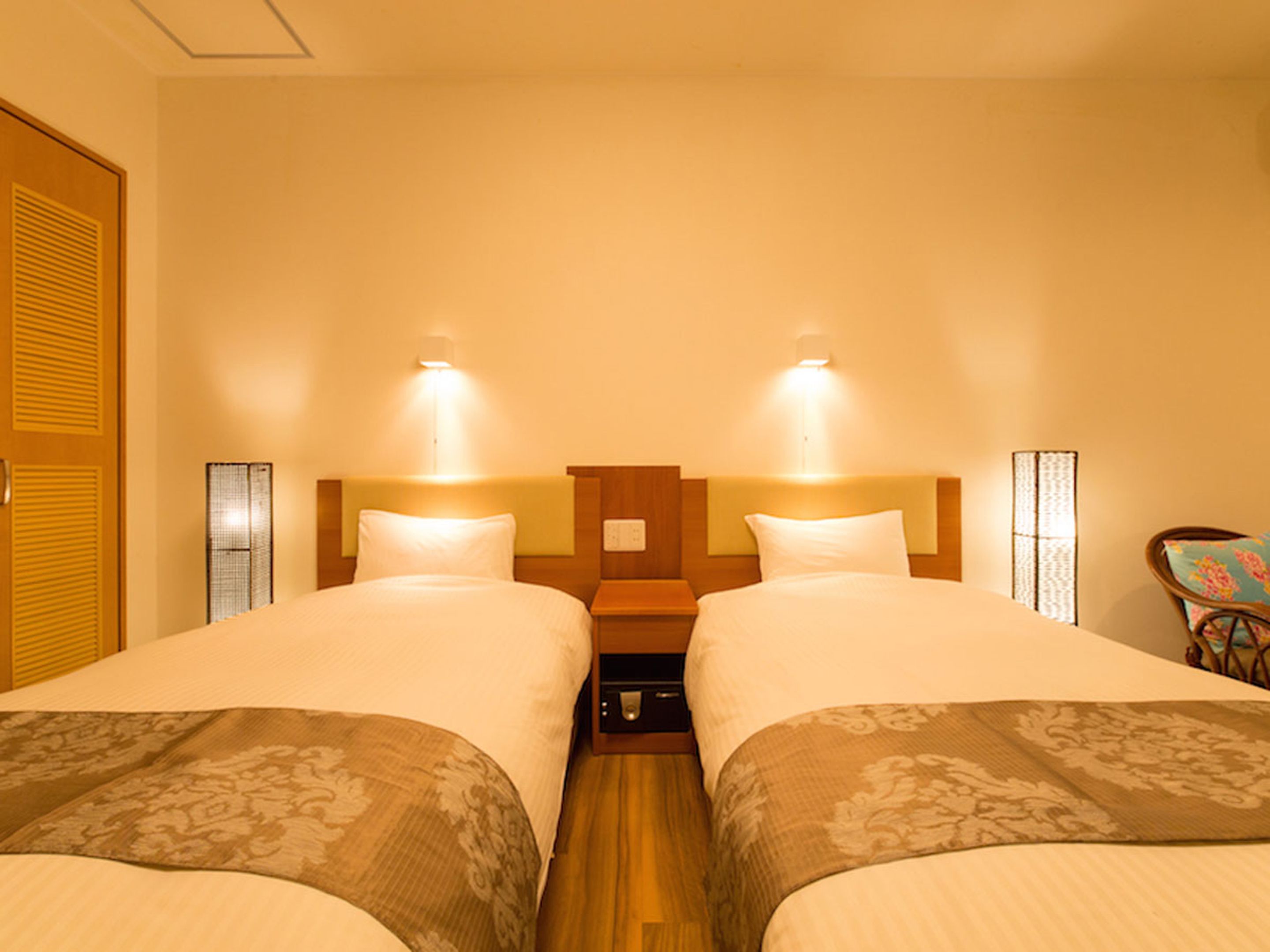 twin room | 1 bedroom, desk, free wifi, bed sheets