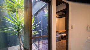 Interior - The Black House (Kyoto)