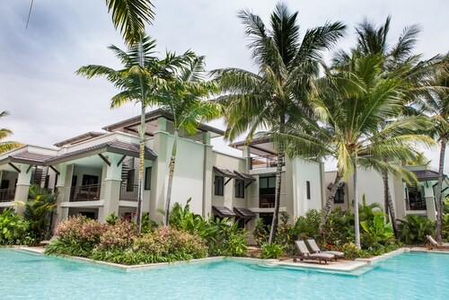 131 Luxury Swimout