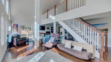 Televisor intel·ligent, llar de foc, videojocs i reproductor de DVD