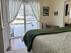 2 bedrooms, desk, iron/ironing board, free WiFi - Lake Placid Village Cottage in Spring (Lake Placid)