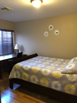 3 bedrooms, desk, iron/ironing board, free WiFi - House with Private Pool & Spa (Buckeye)