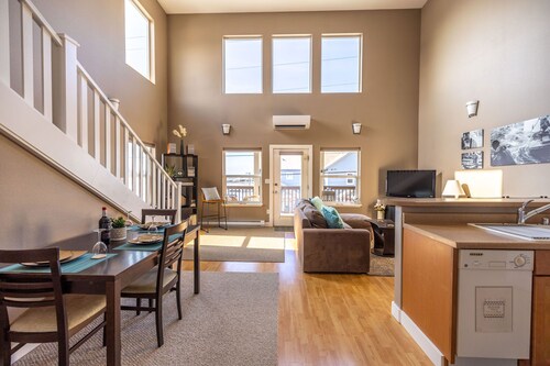 Comfort and Convenience in Downtown Sitka - Suite B