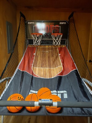 Games room - Peace of Heaven 2Br 1Bth <br>1 Mile to Gatlinburg <br>2 miles to Pigeon Forge <br> (Gatlinburg)