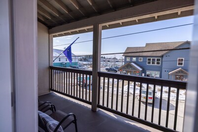 Comfort and Convenience in Downtown Sitka - Suite A
