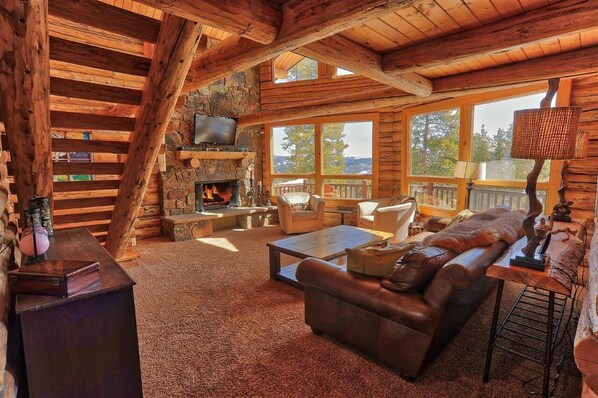 Televisión, chimenea