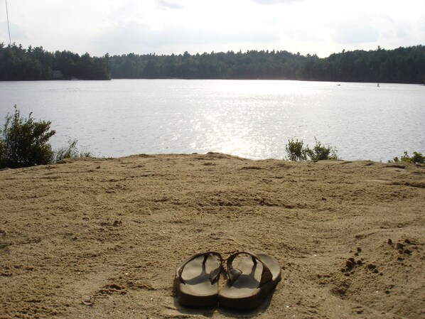Beach nearby, sun-loungers, beach towels
