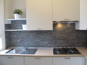 Fridge, microwave, stovetop, dishwasher - Ideal starting point for visiting Portofino, Riviera, Genoa, Cinque Terre (Rapallo)