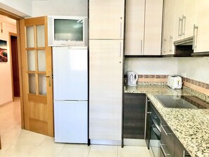 Fridge, microwave, oven, coffee/tea maker