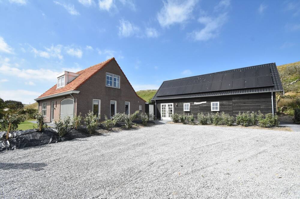 Lavish Villa in Julianadorp aan zee with Sauna