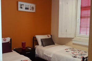 2 bedrooms, desk, iron/ironing board, free WiFi