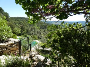 Property grounds - Stylish villa with private heated swimming pool, breathtaking view, free wifi (Lorgues)