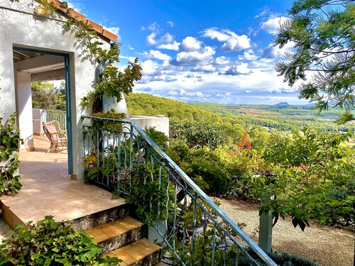 Villa élégante avec piscine privée chauffée, vue imprenable, wifi gratuit