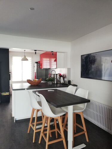 Large 200-sq.m vacation home, 300 m from the beach and downtown