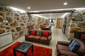 TV - Casa da Boavista (Camélias de Basto-Turismo Rural) (Celorico de Basto)