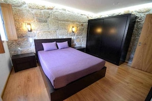 6 Schlafzimmer, Bügeleisen/Bügelbrett, Reisekinderbett, kostenloses WLAN