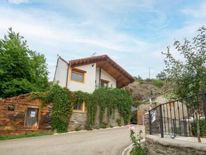 Exterior - Romantic Escape with Terrace (La Omañuela, León)