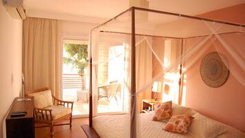 4 quartos, cofres nos quartos, Wi-Fi de cortesia, roupa de cama