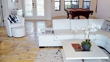 智能電視、書籍、音樂庫、音響