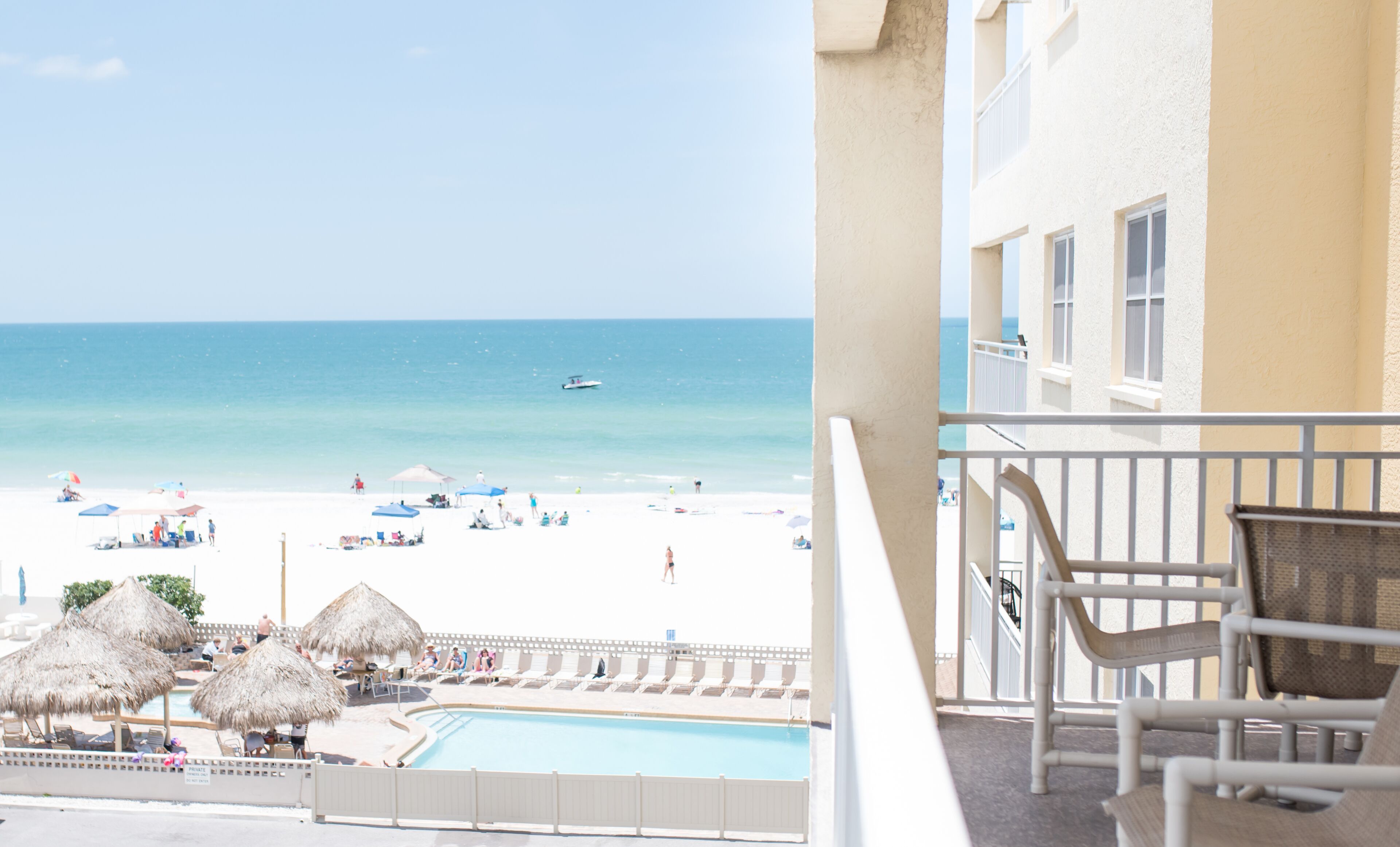 #302 Beautiful Gulf front w/Jacuzzi & Heated Pool-Between Clearwater & St. Pete