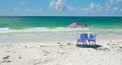 302 Beautiful 3bdrm/3bath Gulf front w Jacuzzi-Heated Pool Btwn Clrwtr- St Pete.