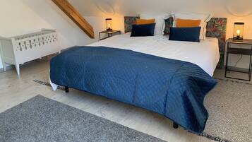 3 chambres, fer et planche à repasser, lit parapluie, Wi-Fi gratuit