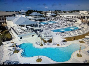 Een verwarmd zwembad