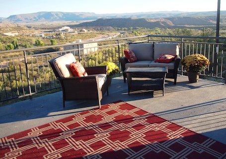 Property grounds. Spectacular views of Clarkdale