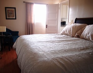 1 chambre, fer et planche à repasser, Wi-Fi, literie fournie