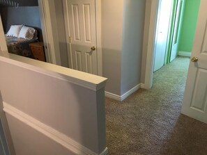 4 chambres, fer et planche à repasser, Wi-Fi, draps fournis